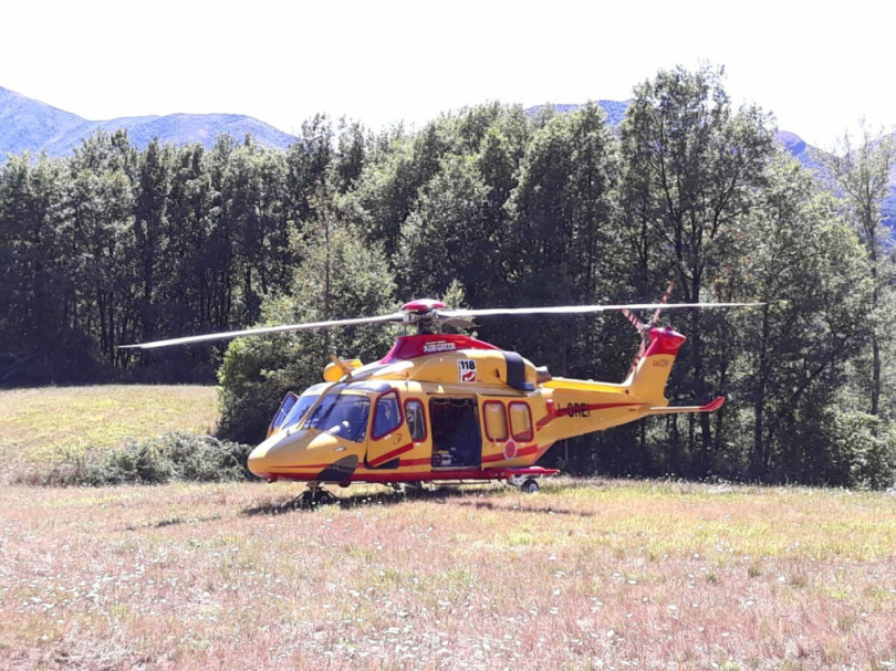 Grave un corriere di 58 anni travolto dal suo furgone